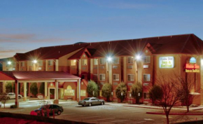 Отель Western Skies Inn & Suites  Лас-Лунас